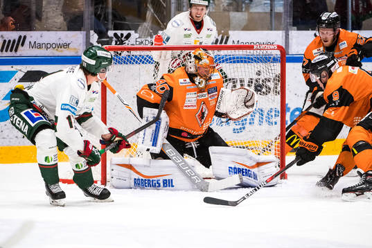 Frölundas Victor Olofsson med målchans på Karlskronas