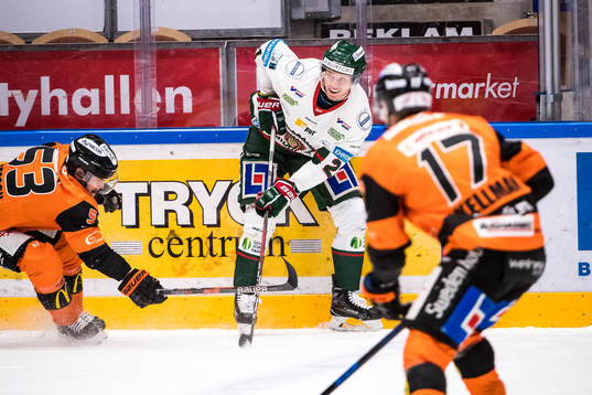 Frölundas Christoffer Ehn och Karlskronas  Bobbo Petersson