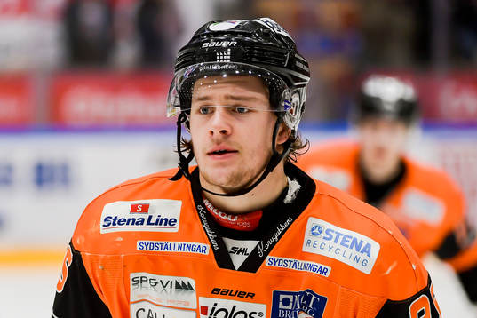 Karlskronas Carl Persson jublar