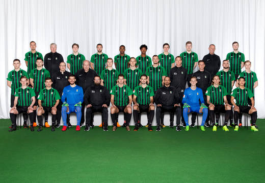  Sebastian Möller, lagledare Stefan Berggren, Joel Palmquist, Hampus Bohman, Nahom Girmai, Adama Fofana, Liam Munther, Teddy Bergqvist, materialare Göran Adolfsson, Jakob Bergman. Mittenledet från vänster: Erion Sadiku, Elmin Nurkic, massör Bo Stenqvist, materialare Anders Pettersson, Albin Skoglund, Hampus Zackrisson, Albert Ejupi, målvaktstränare Jonas Gunnarsson, assisterandetränare Fredrik Danielsson, Perparim Beqaj, Axel Olsson. Sittande från vänster: Hampus Danielsson, Zev Taublieb, Matt Pyzdrowski, huvudtränare Joakim Persson, Gabriel Altemark-Vanneryr, Oliver Stanisic, assisterandetränare Paul Olausson, Albin Svensson, Joakim Lindner, Eddie Tran.
