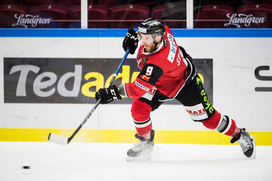 Malmö Redhawks Frederik Storm skjuter