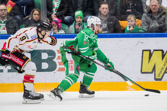 Luleås Johan Forsberg och Rögles Stephen Perfetto