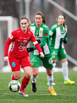 Örebros Hanne Gråhns och Hammarbys Madeleine Tegström i