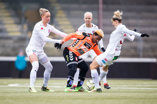 Rosengårds Sanne Troelsgaard Nielsen och Anja Mittag
