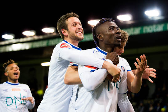 Jonatan Tollås Nation and Sam Johnson of Vålerenga celebrate 1-0