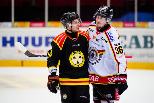 Brynäs Elias Fälth  och Luleås Emil Larsson
