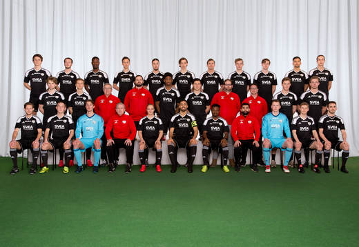  Ludvig Brandimarti, Carl Johan Ågren, Hassan Kanneh, Leo Hjulström, Abdelkarim Mammar C, Oscar Kihlgren, Joel Johansson Matikka, Thibaut Molinatti, Mathias Karelius, Keivan Keshavarz, Monir Jelassi. Mittenledet från vänster: Axel Wiorek, Samuel Holm, lagledare Thure Engvall, assisterande tränare/målvaktstränare Tobias Karlsson, Aaron Kabondo, Luka Dobrojevic, inspiratör Daniel Röstlund, sportchef Erik Börjeson, Daniel Söderberg, Anton Thelander. Sittande från vänster: David Gustafsson, William Kenndal, Jonas Olsson, huvudtränare Christer Mattiasson, Elias Löfberg, Sean Sabetkar, Henry Offia, assisterande tränare Rebaz Hassan, Douglas Jakobsen, Mikael Leino, Kalle Ramsell.