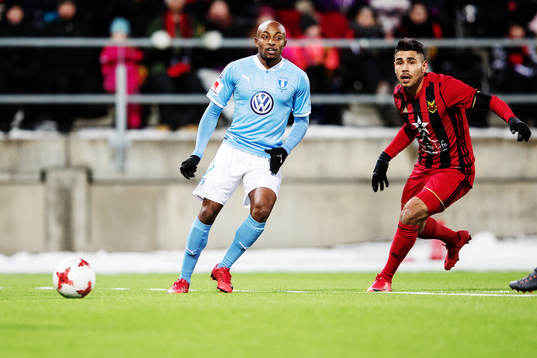 Malmö FFs Fouad Bachirou och Östersunds Hosam Aiesh