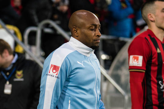 Malmö FFs Fouad Bachirou på väg in på plan innan