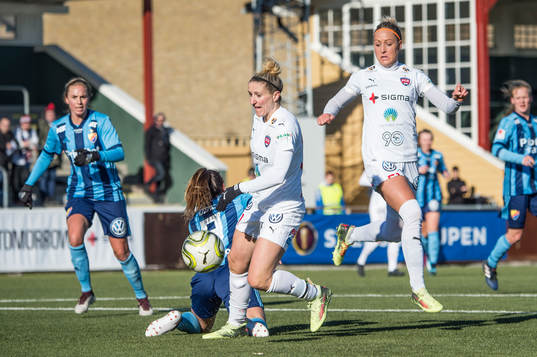 Rosengårds Anja Mittag och Sanne Troelsgaard Nielsen mot