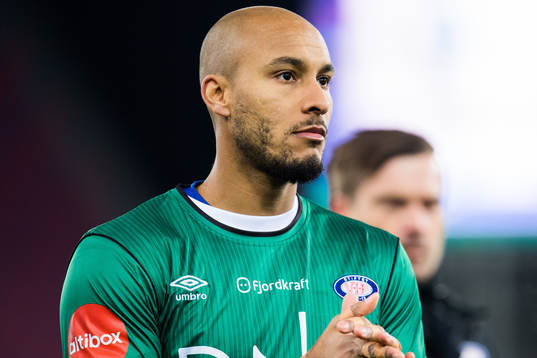 Goalkeeper Adam Larsen Kwarasey of Vålerenga celebrates