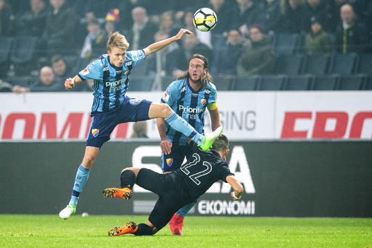 Djurgårdens Jonathan Augustinsson och  Jonas Olsson samt