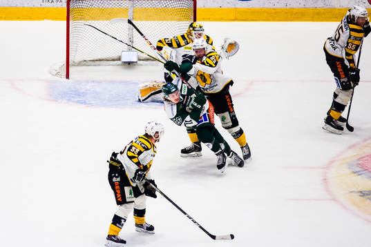 Färjestads Joakim Nygård och Skellefteås Mark Katic