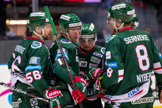 Frölundas Victor Olofsson jublar med lagkamrater