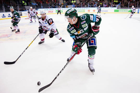 Frölundas Ryan Lasch mot Malmö Redhawks Jens Olsson