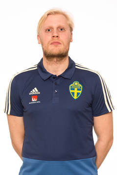 Målvaktstränare Gustav Scheutz Dahlström i P18/00-landslaget poserar för ett porträtt den 20 Mars 2018 i Stockholm. 