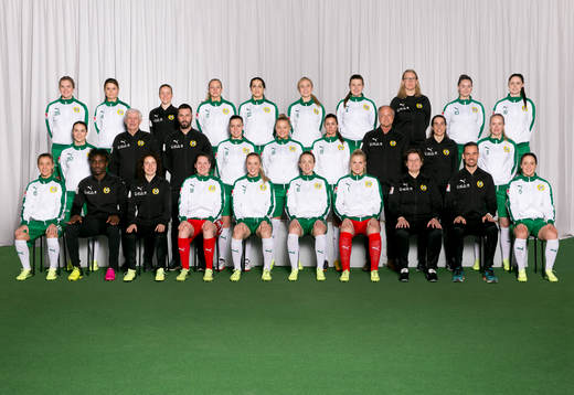  Frida Sjöberg, Hanna Lundqvist, sjukgymnast Caroline Söderström, Astrid Larsson, Sejde Abrahamsson, Ellen Gibson, Marie Johansson, lagledare Ida Ahlberg, Emma Jansson, Linda Hallin. Mittenledet från vänster: Helén Eke, materialare Lars Almström, sportchef Johan Lager, Amanda Johansson, Klara Folkesson, Madeleine Tegström, lagläkare Johan Leandersson, lagläkare Anna Marinko, Alexandra Lindberg. Sittande från vänster: Julia Zigiotti Olme, assisterande tränare Trevor Jones Biamba, assisterande tränare Jackie Bachteler, Caroline Forsgren, Cathrine Dahlström, Olga Ekblom, Emma Holmgren, huvudtränare Ann-Helén Grahm, fystränare Olle Härdne, Alma Nygren.