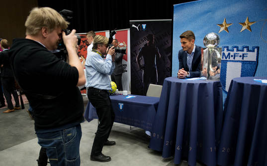 Malmös Markus Rosenberg fotograferas av fotografer