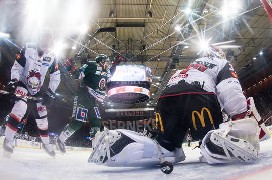 Frölundas Jan Mursak jublar