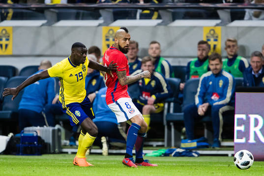 Sveriges Ken Sema och Chiles Arturo Vidal