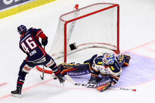 Linköpings Mathis Olimb missar en straff mot Djurgårdens