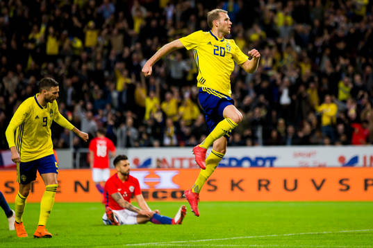 Sveriges Ola Toivonen jublar