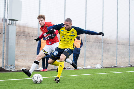 Landskronas Dennis Olofsson och Ängelholms Alex Simovski