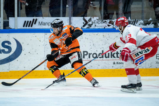 Karlskronas Cory Murphy och Timrås Jeremy Boyce-Rotevall