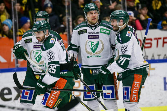 Färjestads Ilari Melart, Jesse Virtanen  och Martin