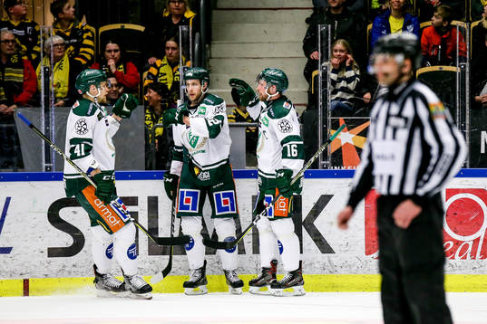 Färjestads Ilari Melart , Per Åslund och Alexander