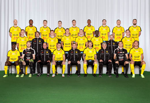  Viktor Gustafson, Izuchukwu Emeh, Joel Nilsson, Mirza Halvadzic, Amer Eriksson Ibragic, Omar Dampha, Axel Norèn, Adi Terzic, Oskar Sverrisson. Mittenledet från vänster: Jakob Ottosson, assisterande tränare Milos Milojevic, Philip Persson, Jesper Löfgren, Axel Andersson, Mohammed Mbye, fystränare Albin Pålsson, Jacob Bergström. Sittande från vänster: Bubacarr Jobe, Jesper Johansson, lagledare Ronny Ryberg, Jesper Gustavsson, huvudtränare Jonas Andersson, David Löfquist, materialansvarig Jan Hallberg, Oskar Ekman, Simon Dimitrijevic.