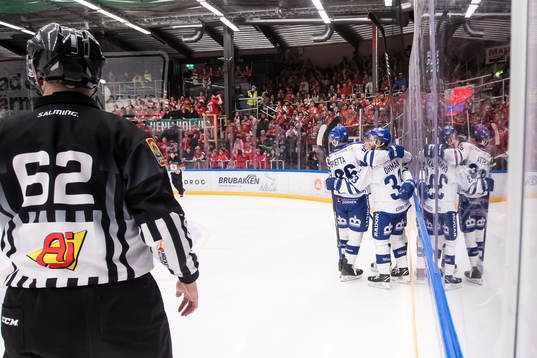 Leksands Daniel Pietta och Anton Öhman jublar