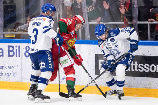 Leksands Daniel Bertov och Moras Michael Haga och Leksands