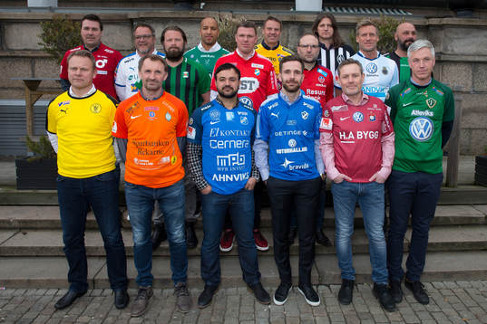  Degerfors Stefan Jacobsson, IFK Värnamos Roar Hansen, IK Brages Kleber Saarenpää, Falkenbergs Hasse Eklund,  Landskronas Agim Sopi, GAIS Bosko Orovic.
Mittenraden: Varbergs Joakim Persson, Östers Christian Järdler, Helsingborgs Per-Ola Ljung, Gefles Johan Mjällby. 
Främre raden: IK Frej Täbys Roberth Björknesjö, AFC Eskilstunas Nemanja Miljanovic, Norrbys Korosh Hatami, Halmstads Igor Krulj, Örgrytes Thomas Askebrand, Jönköpings Södras Jörgen Wålemark.
