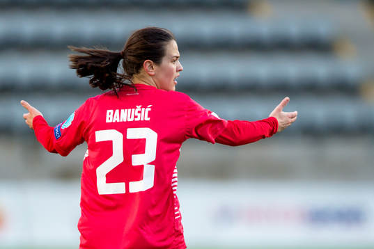 Linköpings Marija Banusic reagerar