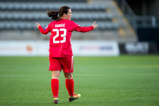 Linköpings Marija Banusic reagerar