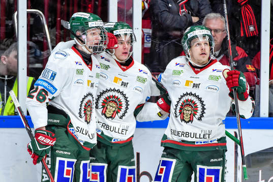 Frölundas Victor Olofsson jublar med lagkamrater