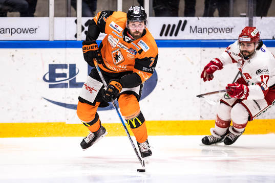 Karlskronas Mattias Karlsson  och Timrås Alexandre Lavoie