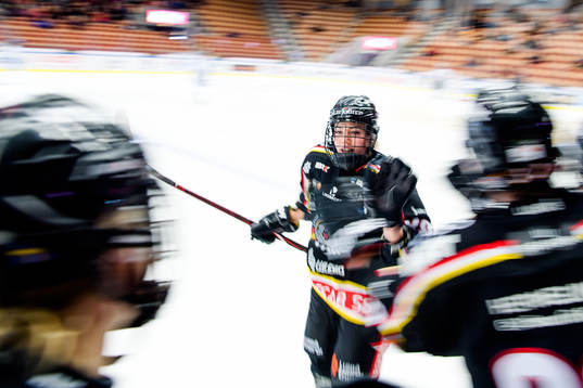 Luleås Ronja Savolainen jublar