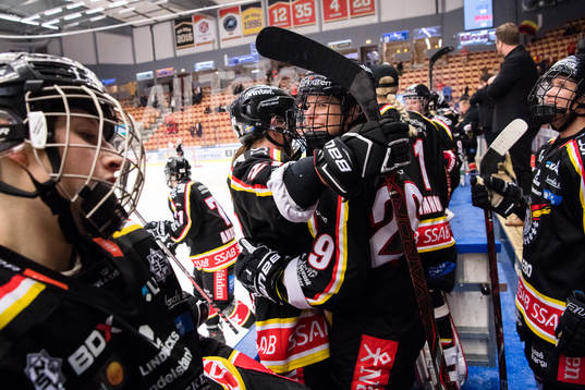 Luleås Emma Nordin jublar