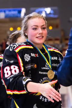 Luleås Ronja Savolainen jublar