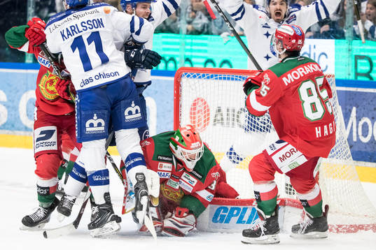 Leksands Martin Karlsson reducerar 1-2 bakom Moras målvakt
