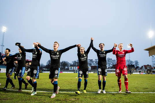 IFK Göteborgs Sebastian Ohlsson, Elias Mar Omarsson, August Erlingmark och målvakt Pontus Dahlberg jublar