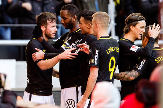 s Robert Lundström jublar