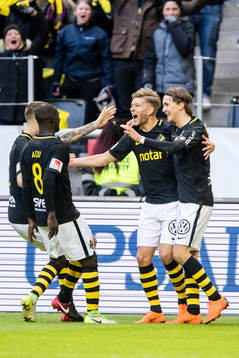 s Anton Salétros jublar efter 2-0 under fotbollsmatchen i Allsvenskan mellan AIK och Dalkurd den 2 april 2018 i Stockholm. 