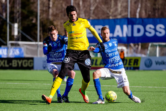 Frejs Luca Gerbino Polo i en kamp mot Norrbys Marc Axengren