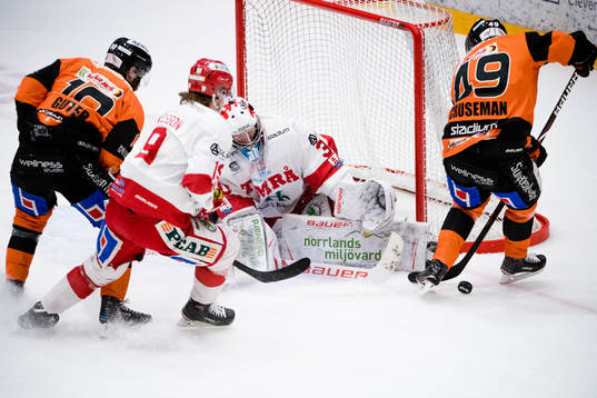 Karlskronas Mattias Guter och Filip Cruseman oroar framför