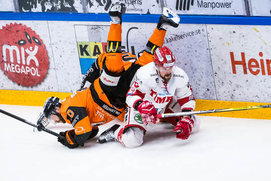 Karlskronas Bobbo Petersson ,  Mattias Guter och Timrås