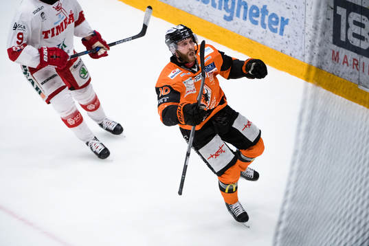 Karlskronas Mattias Guter jublar