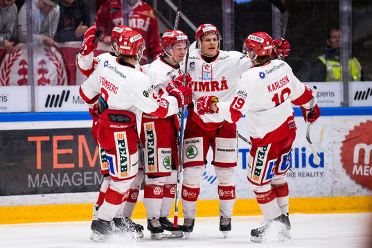 Timrås spelare jublar